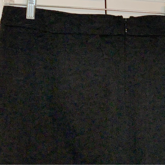 VANESSA VIRGINIA Black Floral Debossed Pencil Skirt Size 8 ANTHROPOLOGIE - Picture 5 of 9